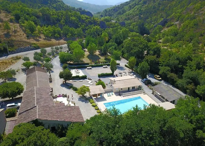 Le Chambron مكان تخييم Condorcet